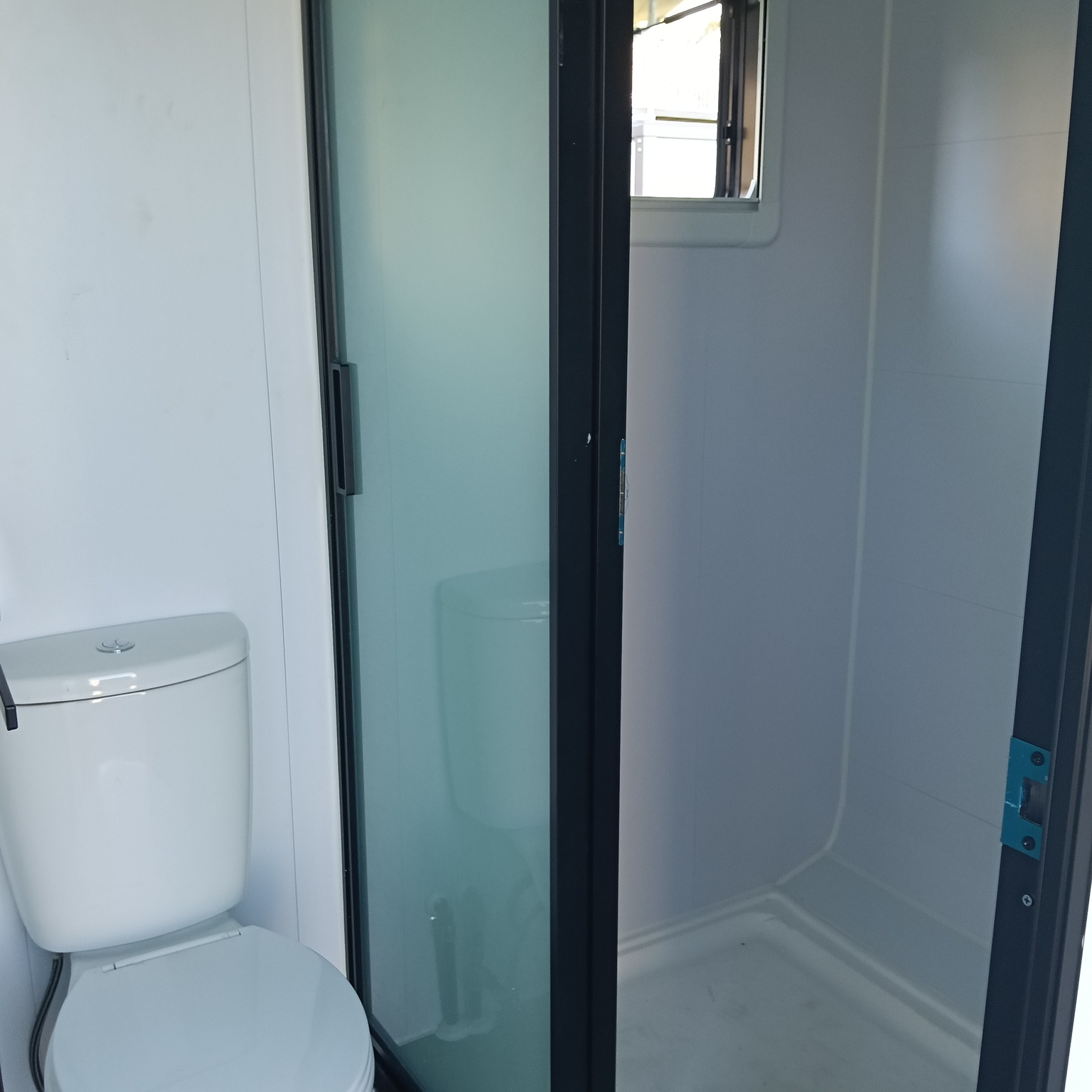 6m micro pod – with bathroom & wardrobe 6m micro pod – with bathroom & wardrobe
